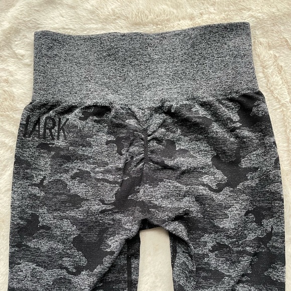 Gymshark Camo Seamless Leggings - Black - Picture 6 of 6